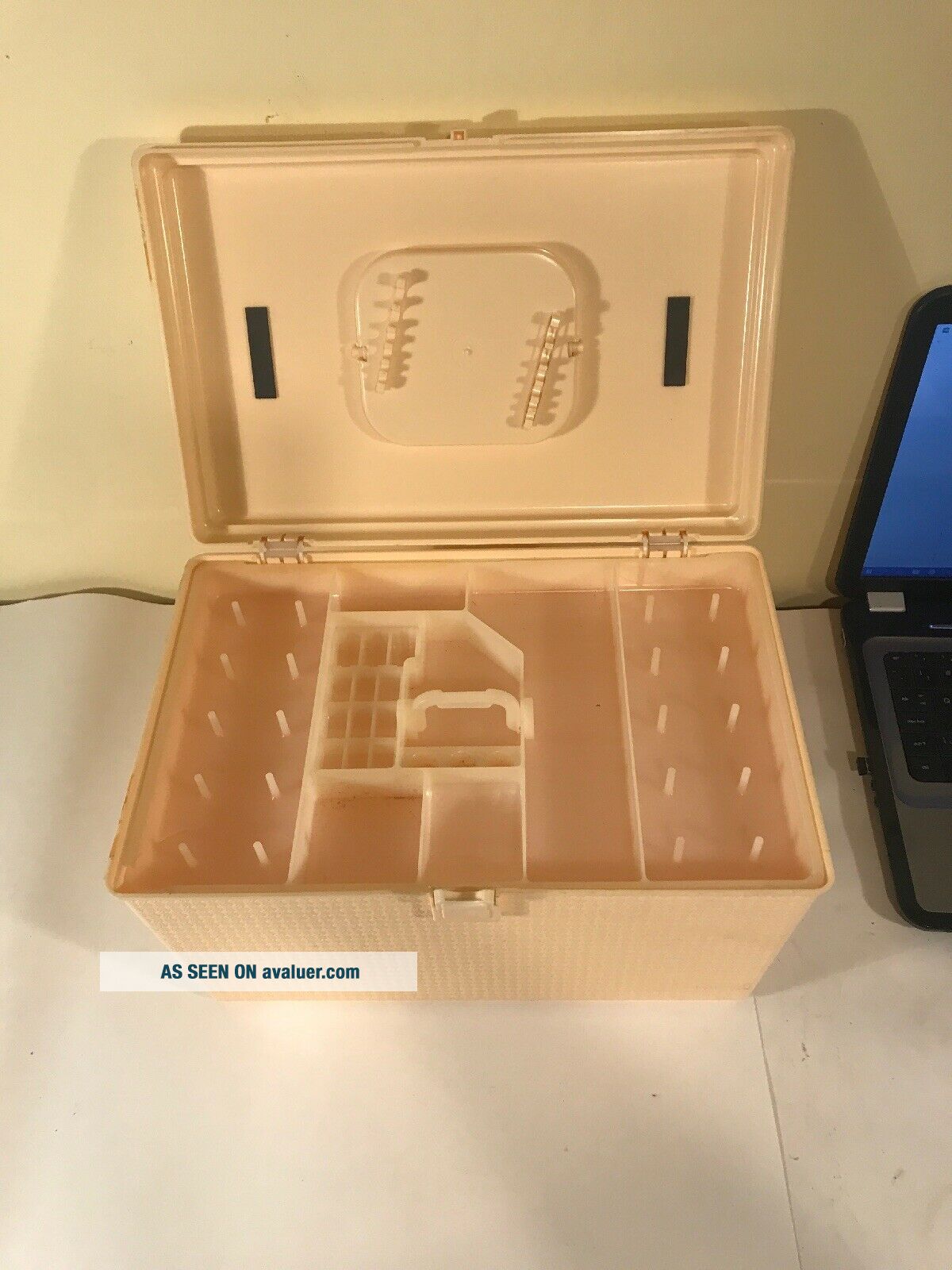 Vintage Wilson Wil - Hold Peach Plastic Sewing Box | #4901314