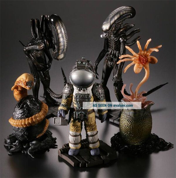 True Form Alien Figure Kaiyodo Capsule Q Characters Alien Figure Alien First Form Face Hugger ...