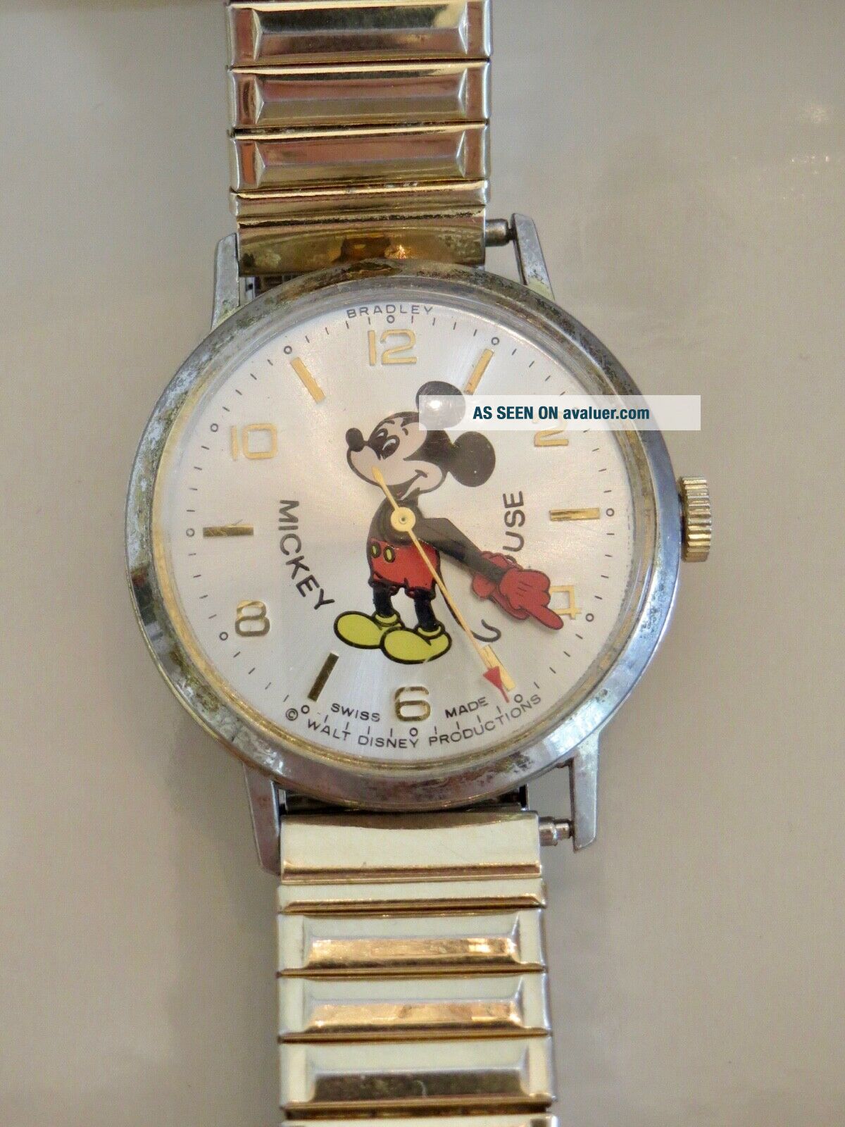 vintage-mickey-mouse-watch-commemorative-edition-50-years-5277593